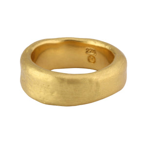 Front-facing view of Perry band by Betsy Barron Jewellery in 22k Yellow Gold