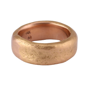 Front-facing view of Perry band by Betsy Barron Jewellery in 18k Rose Gold